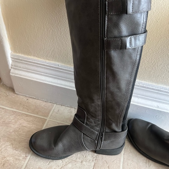 =FABULOUS! G BY GUESS Gray Boots Sz 6M= - Picture 5 of 6